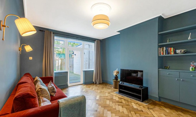 Brent Apartment | Elegant 1BR Apt with Garden Near Neasden Station