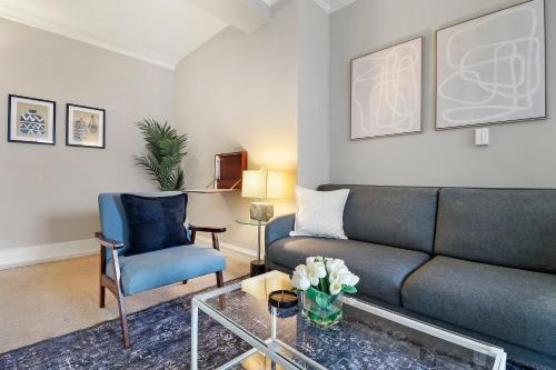 East Hyde Park Apartment | Elegant 1BR Hyde Park Apartment - Windermere 310