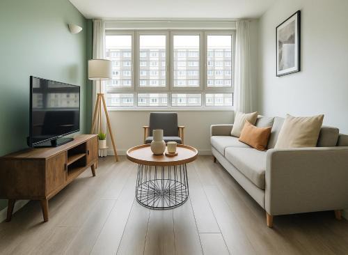 Avonmore and Brook Green Apartment | Elegant 2 Bedroom Apartment in Battersea