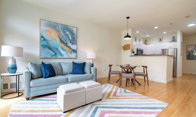 Wallingford Condo | Elegant 2 Bedroom in the Heart of Seattle!