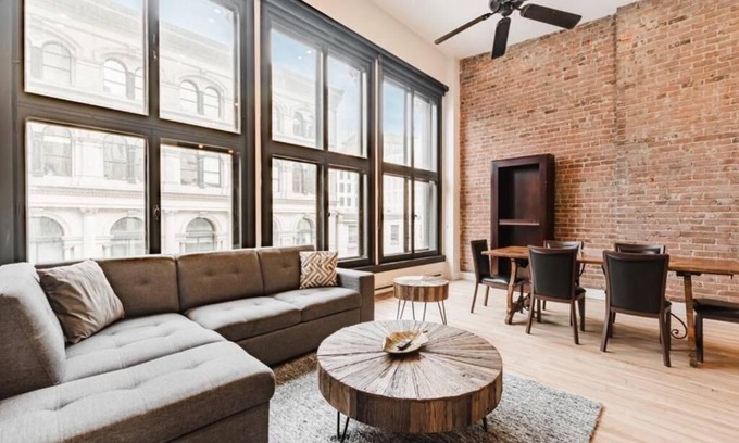 International District Apartment | Elegant 3 Bedroom apartment in old port - 302