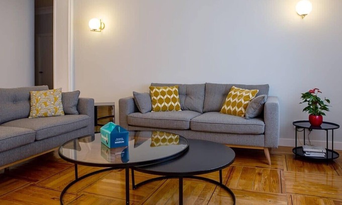 Jeronimos Apartment | Elegant 3 Bedroom in El Retiro
