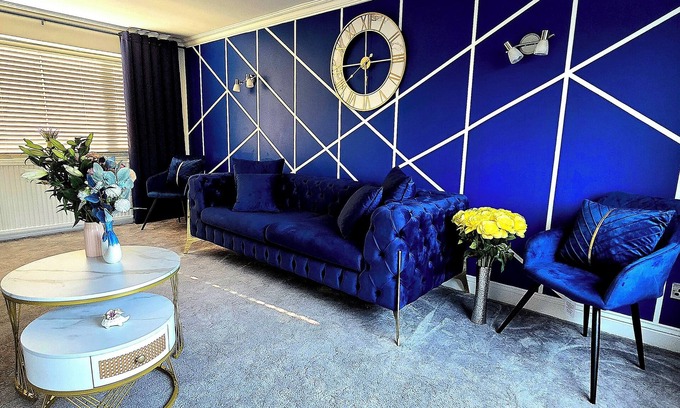 Kettering House | Elegant 3-Bedroom Sleeps 6 Fully Equipped|Families,NHS&Business Contractors