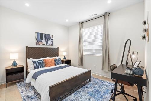 Charlotte Apartment | Elegant 3BR3.5BA Modern Charlotte Townhouse