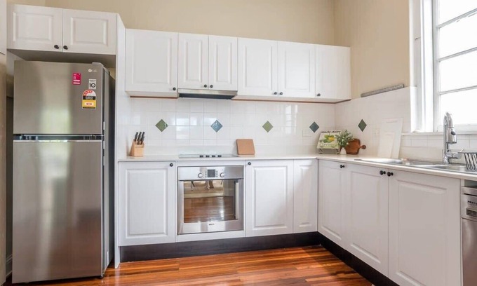 Paddington House | Elegant 4-Bedroom Residence with Entertaining Area