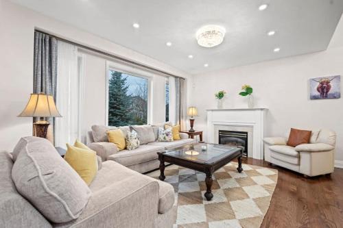 Hurontario House | Elegant 5-Bedroom Family Home Patio & Fireplace