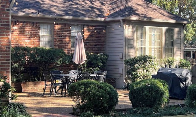 Central Gardens House | Elegant 6 Bedroom Home in Heart of Memphis