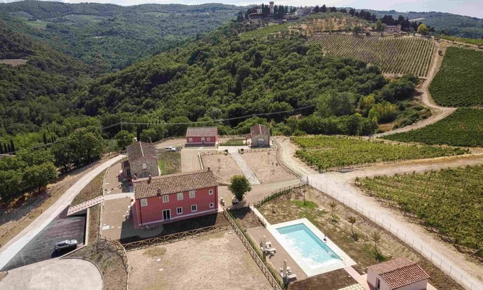 Le Bolle Villa | Elegant 6‑Guest Villa in Chianti Vineyards – Castello Vicchiomaggio Estate