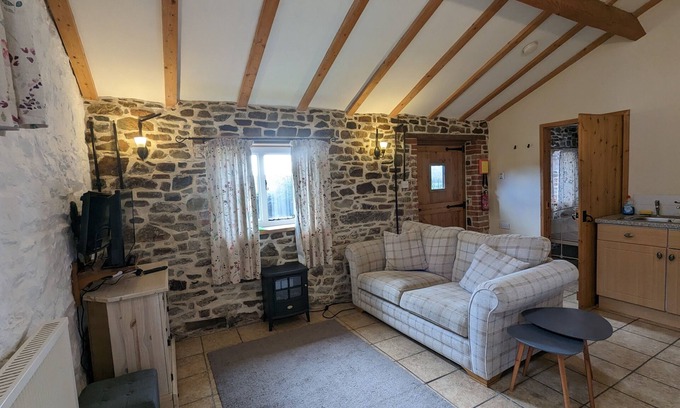 Westleigh Cottage | Elegant and Secluded 1-bed Cottage Near Bideford