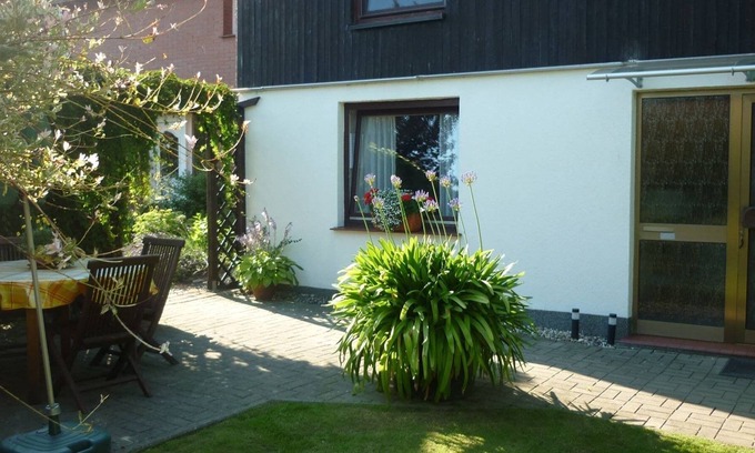 Arbshagen Apartment | Elegant Apartment in Groß Kordshagen with garden