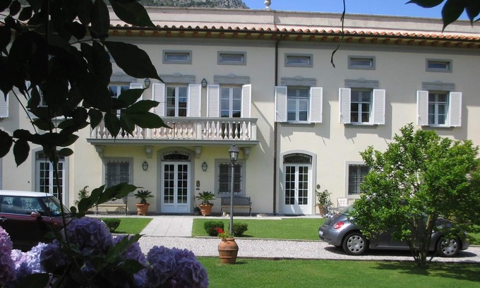 Santa Maria del Giudice Apartment | Elegant apartment in a villa near Lucca,A/C,WI-Fi, village walking distance,G