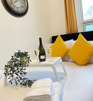 West Ealing Apartment | Elegant Apartment in Ealing