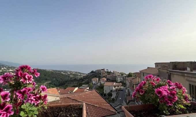 Fuscaldo Apartment | Elegant apartment in the historic center of Fuscaldo