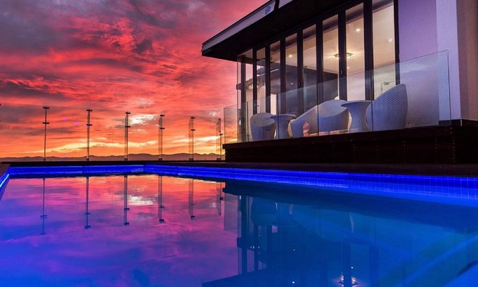 Cape Town City Centre House | Elegant Apartment with view in the Mirage Hotel