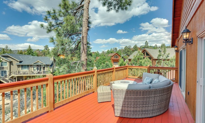 Castle Glen Estates Cabin | Elegant Big Bear Cabin Half Mi to Big Bear Lake!