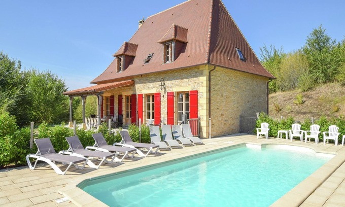 Saint-Medard-d'Excideuil Villa | Elegant Countryside Retreat
