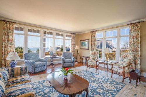 West Chatham House | Elegant Chatham Home steps to Hardings Beach Dog Friendly