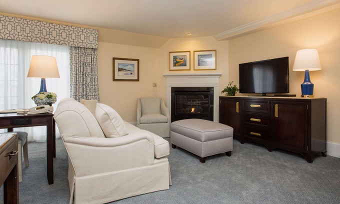 South Rehoboth Apartment | Elegant Club Suite | King Beds & Hydrotherapy Tub