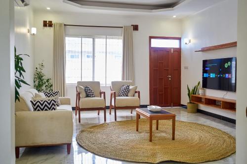 Kunduchi Apartment | Elegant Dar Suburb Hideaway
