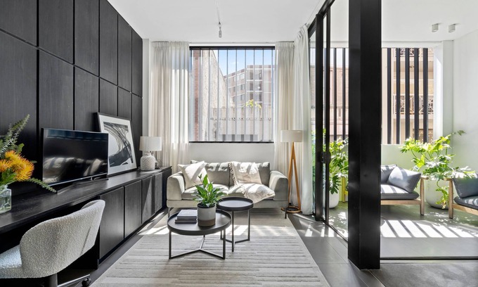 Surry Hills Apartment | Elegant Designer Apartment - Managed by 'Apartment Hotel' Group.
