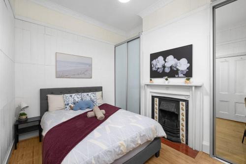 Lidcombe House | Elegant Double Room Lidcombe - Close to Transport & Shops - Shared Bathroom