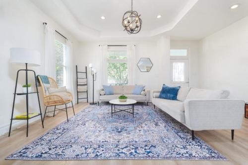 Springfield House | Elegant Duplex in Historic Springfield - Both Apartments