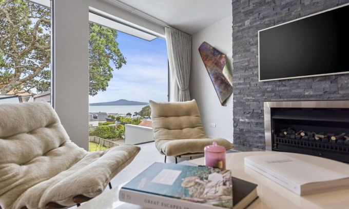 St. Heliers House | Elegant Executive Townhouse