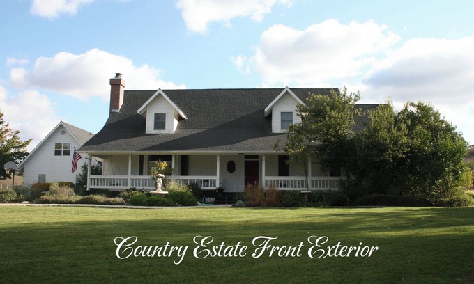 Templeton House | Elegant farm home on a peaceful 16-acre estate olive farm just minutes from town