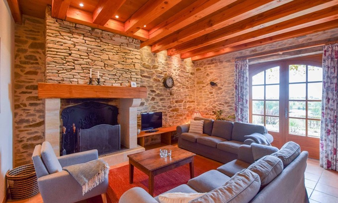 Saint-Medard-d'Excideuil House | Elegant Villa on Historic Domaine