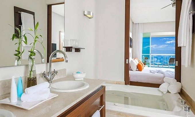 Playa Diamante Resort | Elegant Grand Mayan Master Suite – Beachfront Luxury in Acapulco