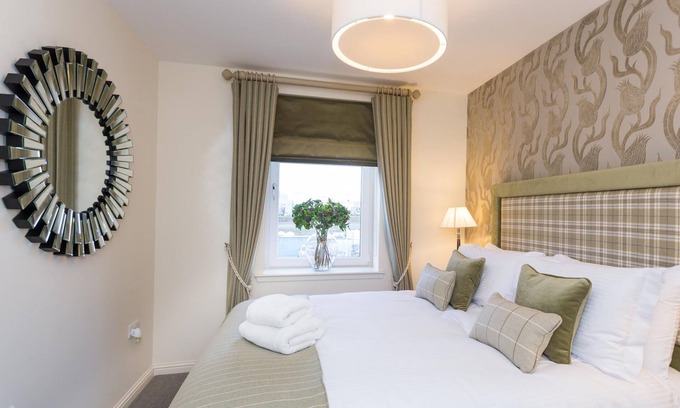 Cove Apartment | Elegant Home in Aberdeen