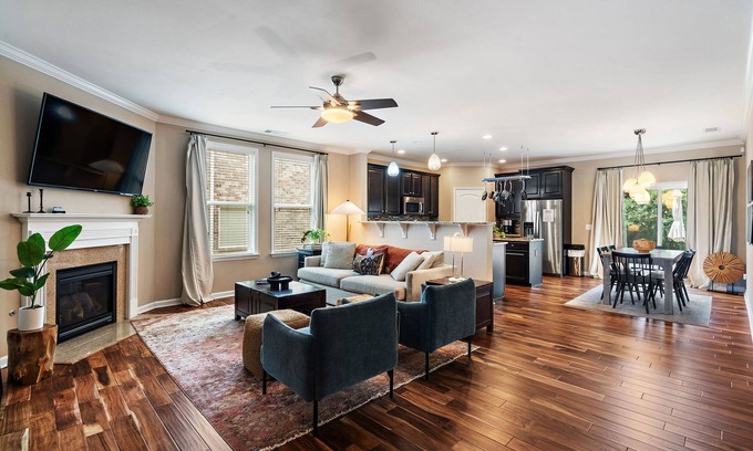 Hermitage House | Elegant Home with Large Yard