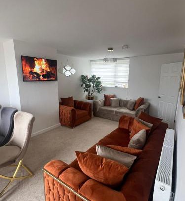 Barnstaple House | Elegant House
