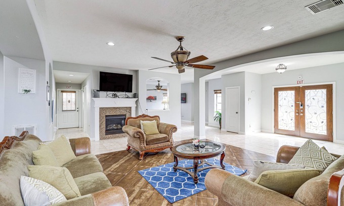 Greater Fondren Southwest House | Elegant Houston Home w/Gazebo & Game Room!