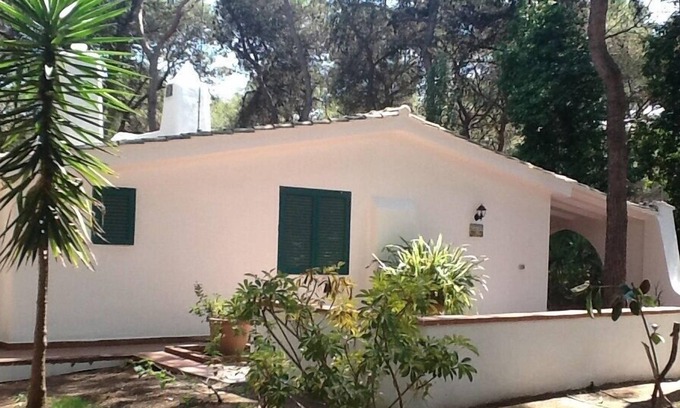 Castellaneta Villa | Elegant villa surrounded by greenery. 2 golf courses 18 holes. Private beach