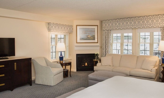 South Rehoboth Apartment | Elegant Junior Suite | Fireplace & Sleeper Sofa