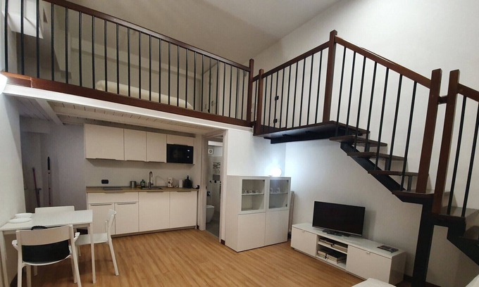Tricolore Apartment | ELEGANT LOFT MILANO CENTER