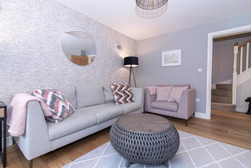 Ludwel House | Elegant Ludlow Haven: 4Bed Ultimate Tranquility