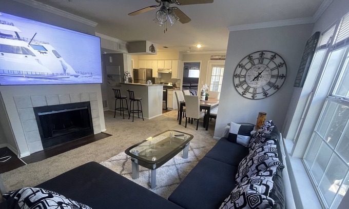 Lavista Park Apartment | Elegant Luxurious 2 BR Suite