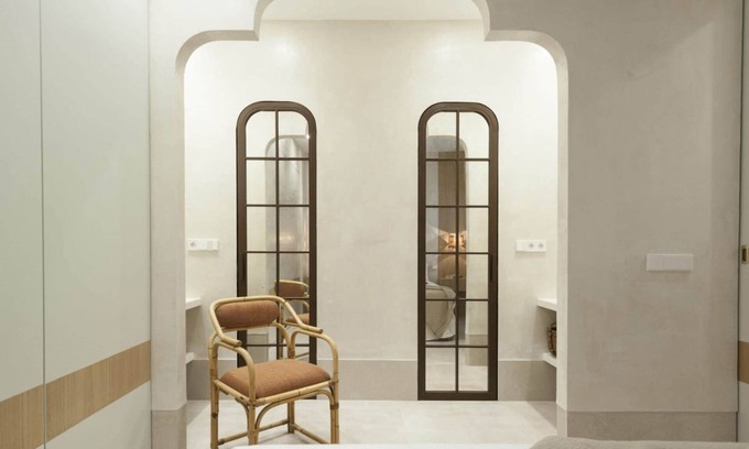 Huertas Apartment | Elegant Neptuno-cortes Apartment for 2 People