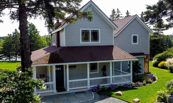 Tremont House | Elegant oceanfront home on Bass Harbor close to Acadia National Park