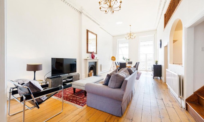 Clifton Apartment | Elegant Period Clifton Balcony Apt - Simplycheckin
