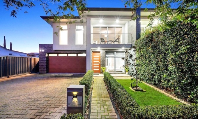 Klemzig House | Elegant Stay at Klemzig | Luxury on Adelaide City Fringe/CBD