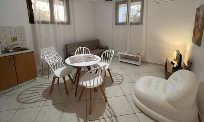 Ireon Apartment | Elegant studio in Ireon, near the airport