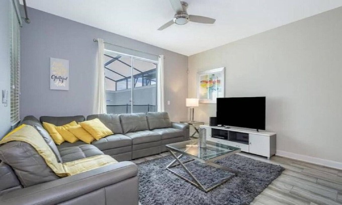 Kissimmee Ski Chalet | Elegant Townhouse 4Bed/3Bath/Pool/5Min From Disney