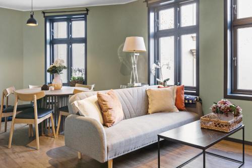 Engen Apartment | Elegant Urban Apartment