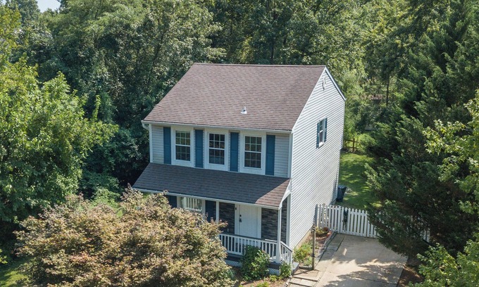 Elkridge House | Elegant Urban Retreat - Ideal for Corporate Stays