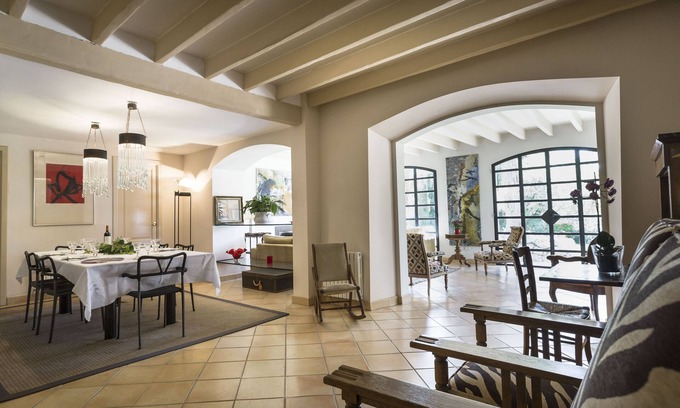 Establiments Villa | Elegant villa near Palma,residential area,private pool and nice garden.