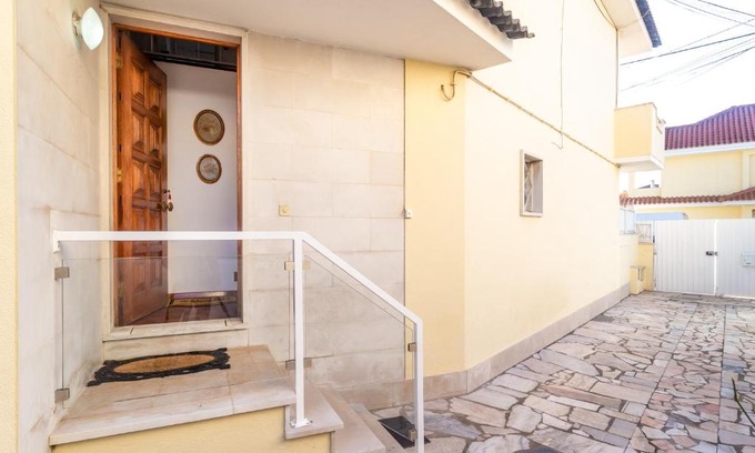 Cascais Villa | Elegant Vintage Villa- Parede