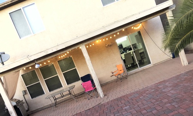 Tucson House | Elegantly Renovated 3br/2.5ba house near airport